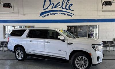 2023 GMC Yukon XL SLT