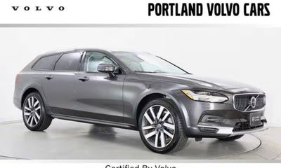 2025 Volvo V90CC Ultra