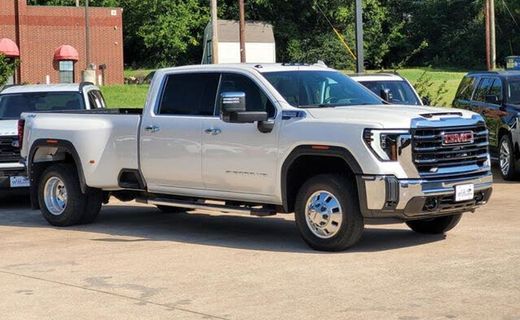 2024 GMC Sierra HD SLT