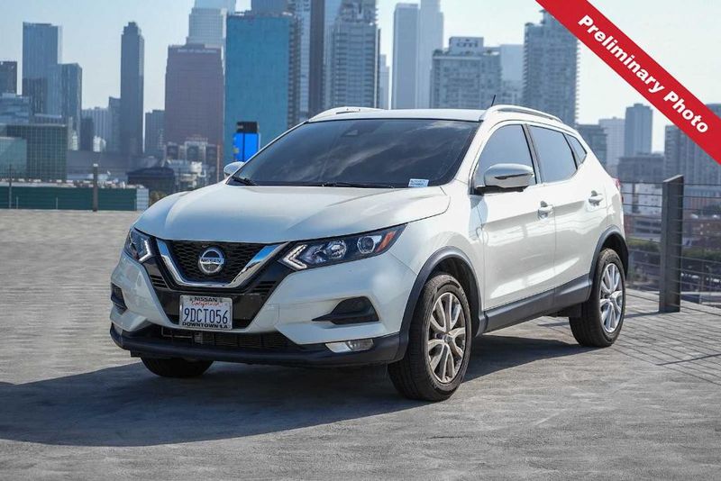 2022 Nissan Rogue Sport — a typically priced live listing