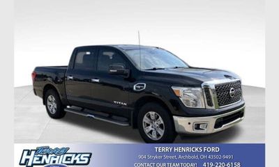 2017 Nissan Titan SV