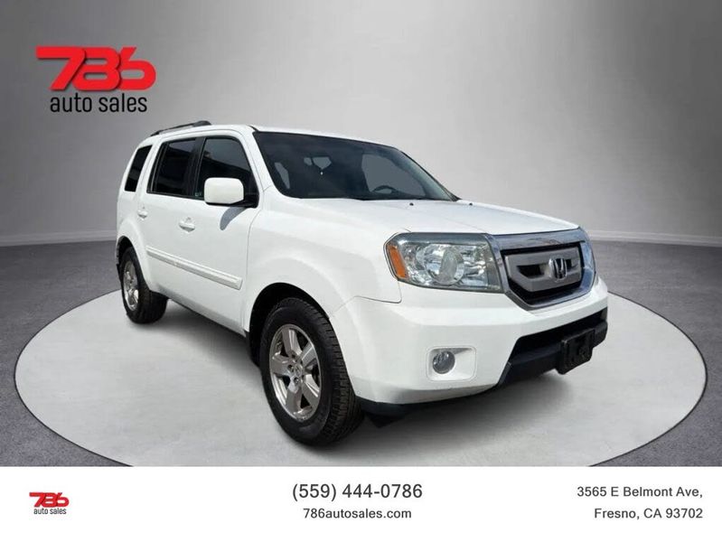 2011 Honda Pilot — a typically priced live listing