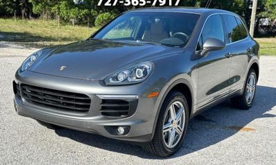 2018 Porsche Cayenne Base Platinum Edition