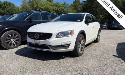 2017 Volvo V60CC Premier