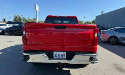 2024 Chevrolet Silverado LT