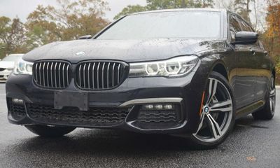 2019 BMW 740I