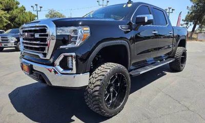 2019 GMC Sierra SLT