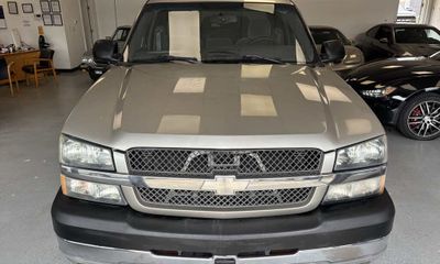2003 Chevrolet Silverado HD LS