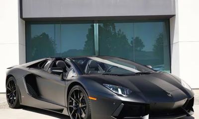 2016 Lamborghini Aventador Roadster