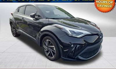 2022 Toyota C-HR XLE