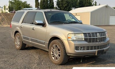 2008 Lincoln Navigator Base