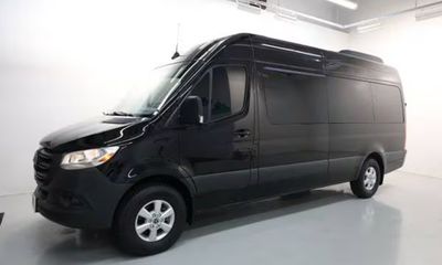 2022 Mercedes-Benz Sprinter 907 VS30 Passenger