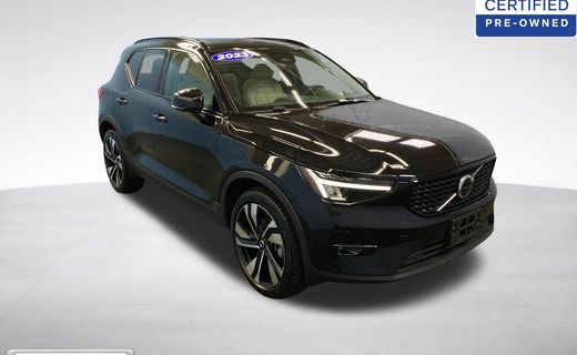 2023 Volvo XC40 Plus Dark