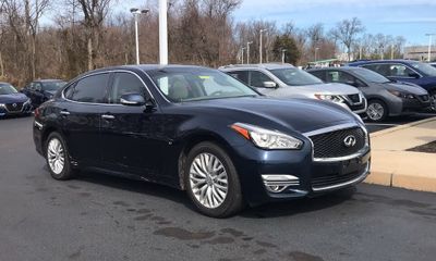 2017 Infiniti Q70L 37