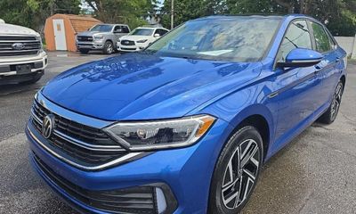 2024 Volkswagen Jetta SEL AQ301 Trans