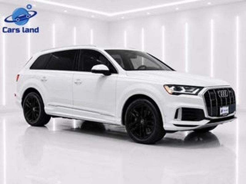 2021 Audi Q7 — a typically priced live listing