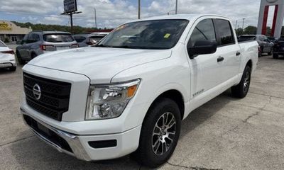 2022 Nissan Titan SV