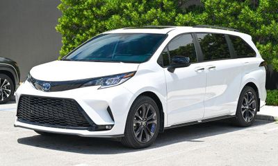 2025 Toyota Sienna XSE