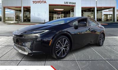 2025 Toyota Prius LE