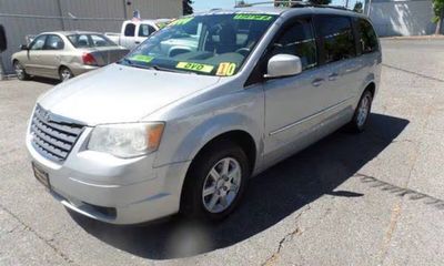 2010 Chrysler Town AND Country RT