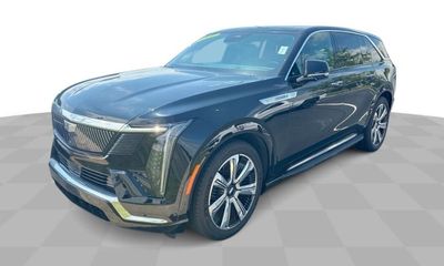 2025 Cadillac Escalade IQ LUX 1