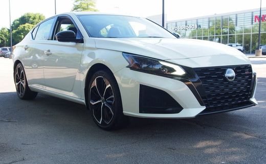 2023 Nissan Altima SR
