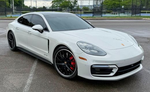 2022 Porsche Panamera GTS