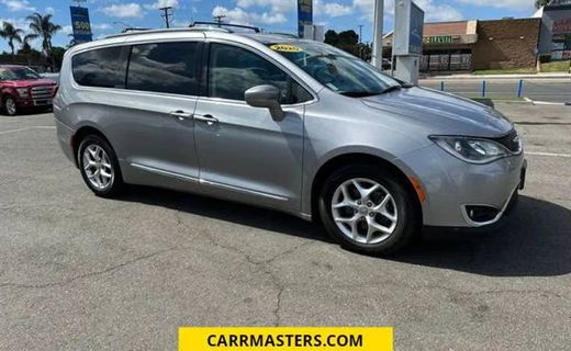 2020 Chrysler Pacifica Touring L