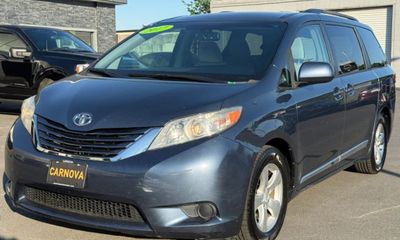 2017 Toyota Sienna LE Mobility