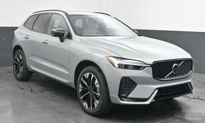 2026 Volvo XC60 Plus Dark
