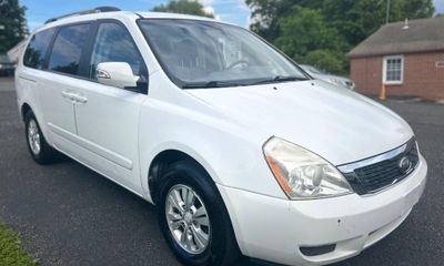 2012 Kia Sedona GL