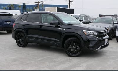 2023 Volkswagen Taos 4Motion SE W