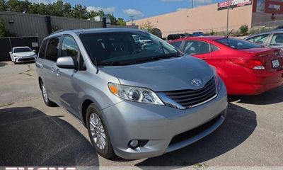2013 Toyota Sienna XLE