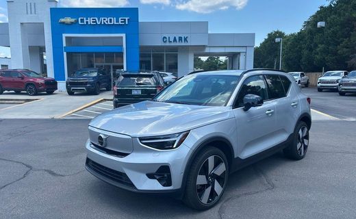 2023 Volvo XC40 Ultimate Dark