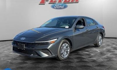 2024 Hyundai Elantra SE
