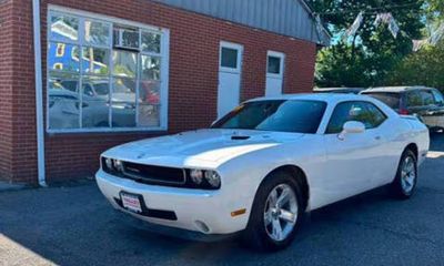 2009 Dodge Challenger Base