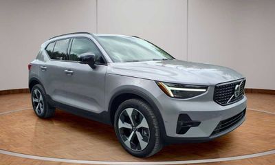 2026 Volvo XC40 Plus Dark