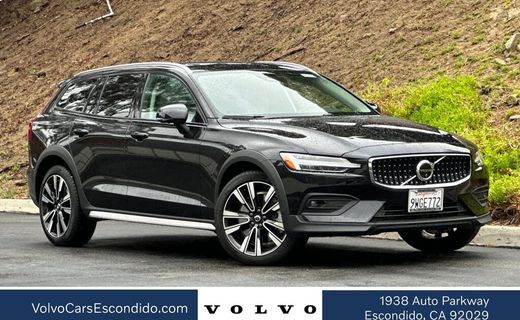 2026 Volvo V60CC Ultra
