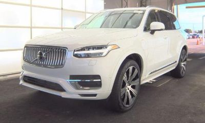 2024 Volvo XC90 Plus Bright