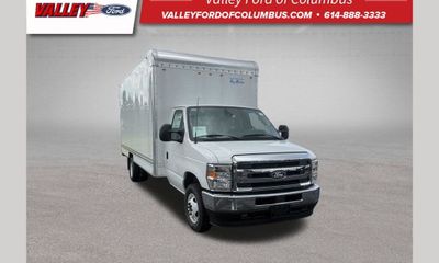 2027 Ford E-450 Base