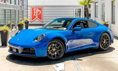 2025 Porsche 911 Carrera