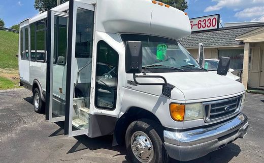 2005 Ford E-450