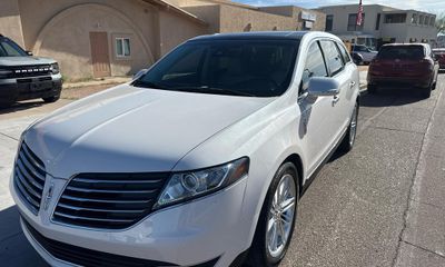2017 Lincoln MKT Elite