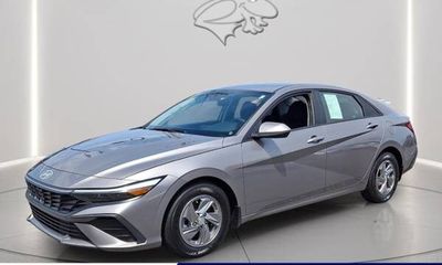 2024 Hyundai Elantra SE