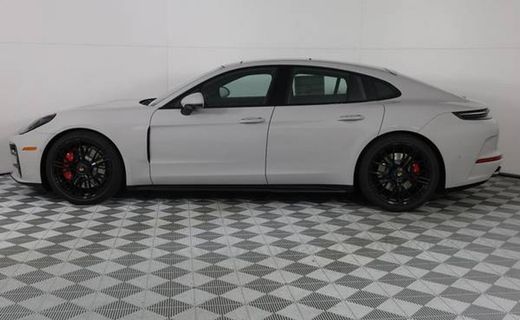 2026 Porsche Panamera GTS