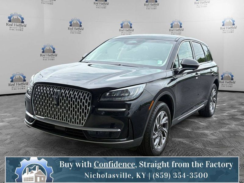 2023 Lincoln Corsair — a typically priced live listing
