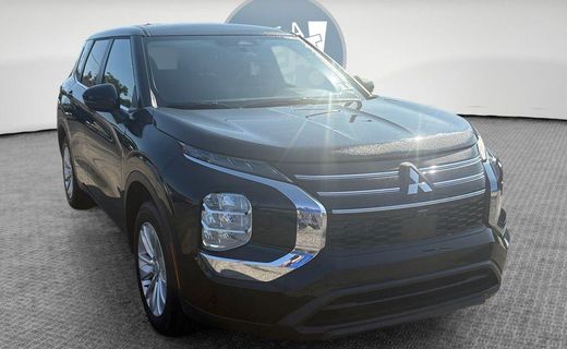 2026 Mitsubishi Outlander ES