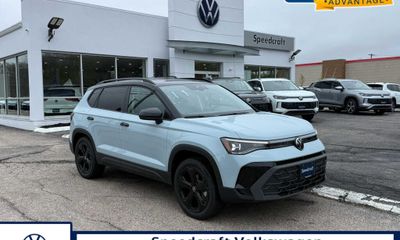 2026 Volkswagen Taos 4Motion SE Black
