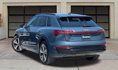 2024 Audi Q8 Quattro Premium