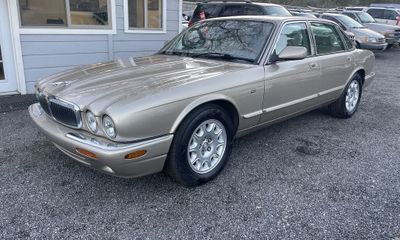 2001 Jaguar XJ8